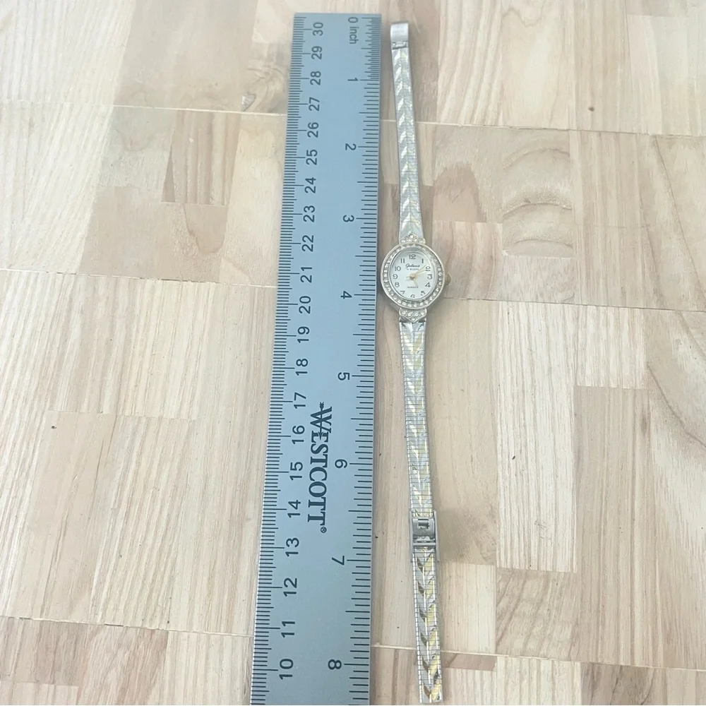 Galaxie by Elgin ladies two tone oval dress watch NEW BATTERY